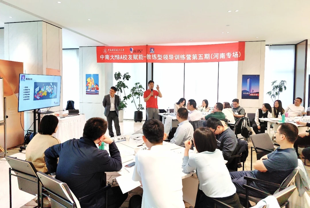 老年人打篮球时应如何进行适当的力量训练?_1